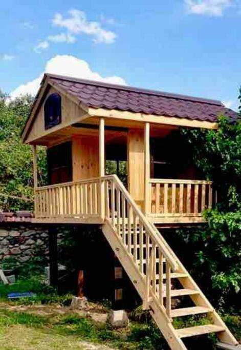 Large Cosy House by a Forest - Treehouse, BBQ, Fireplace & Mountain