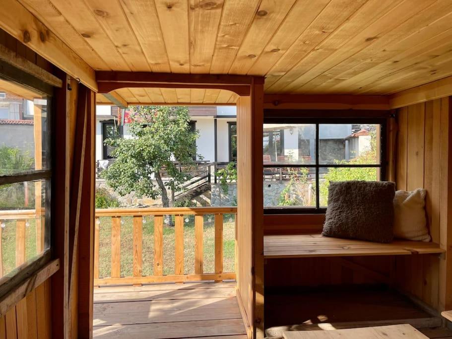 Large Cosy House by a Forest - Treehouse, BBQ, Fireplace & Mountain