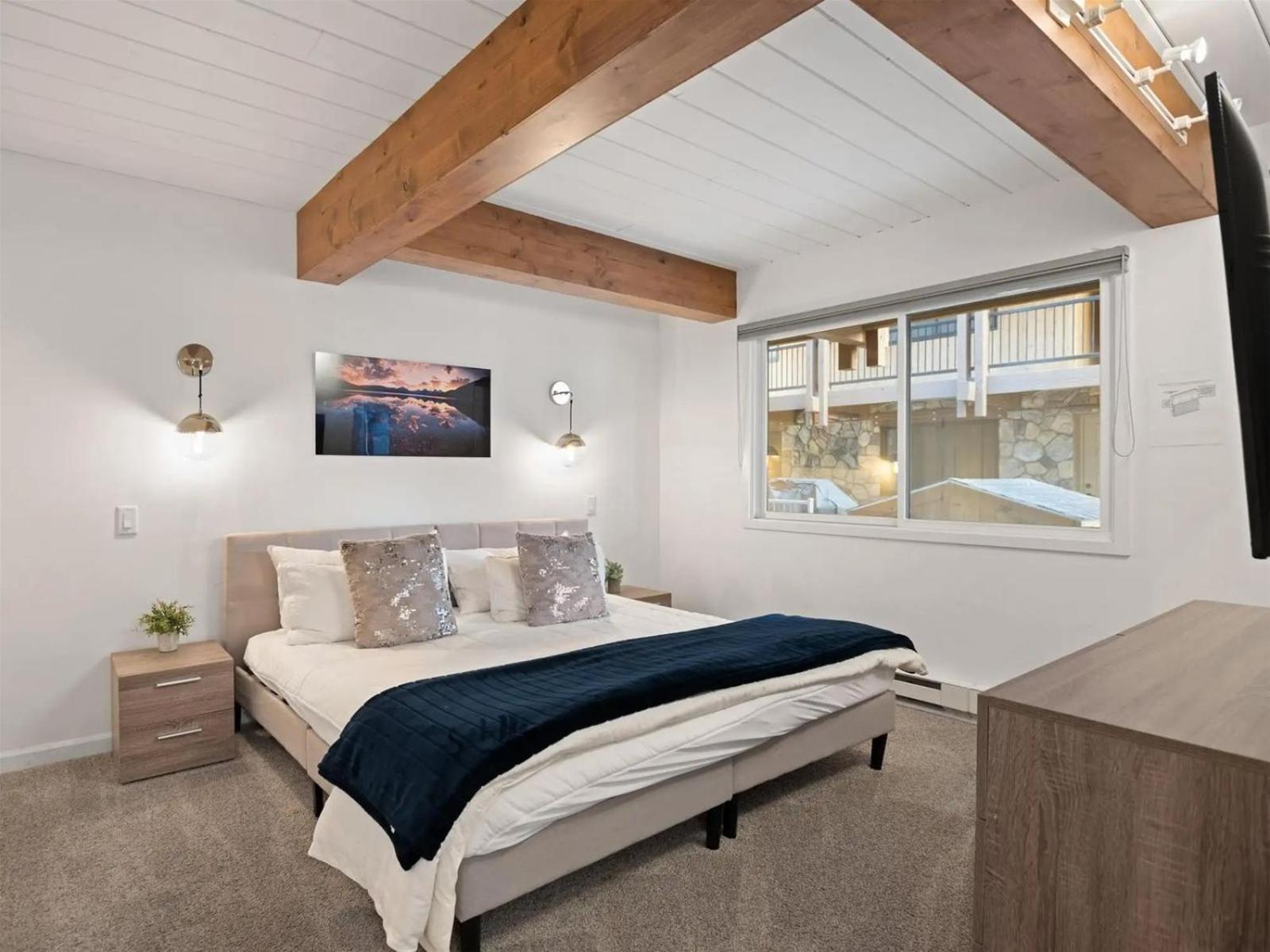 2 Bedroom Condo At Historic Lift 1A In Downtown Aspen view 3