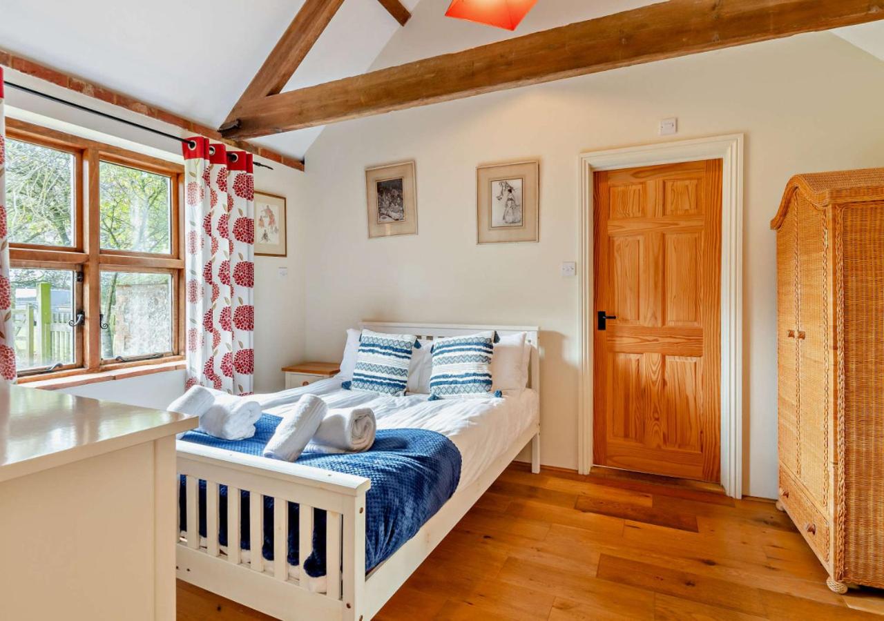 7 Bed in Ringstead oc-f29155 view 5