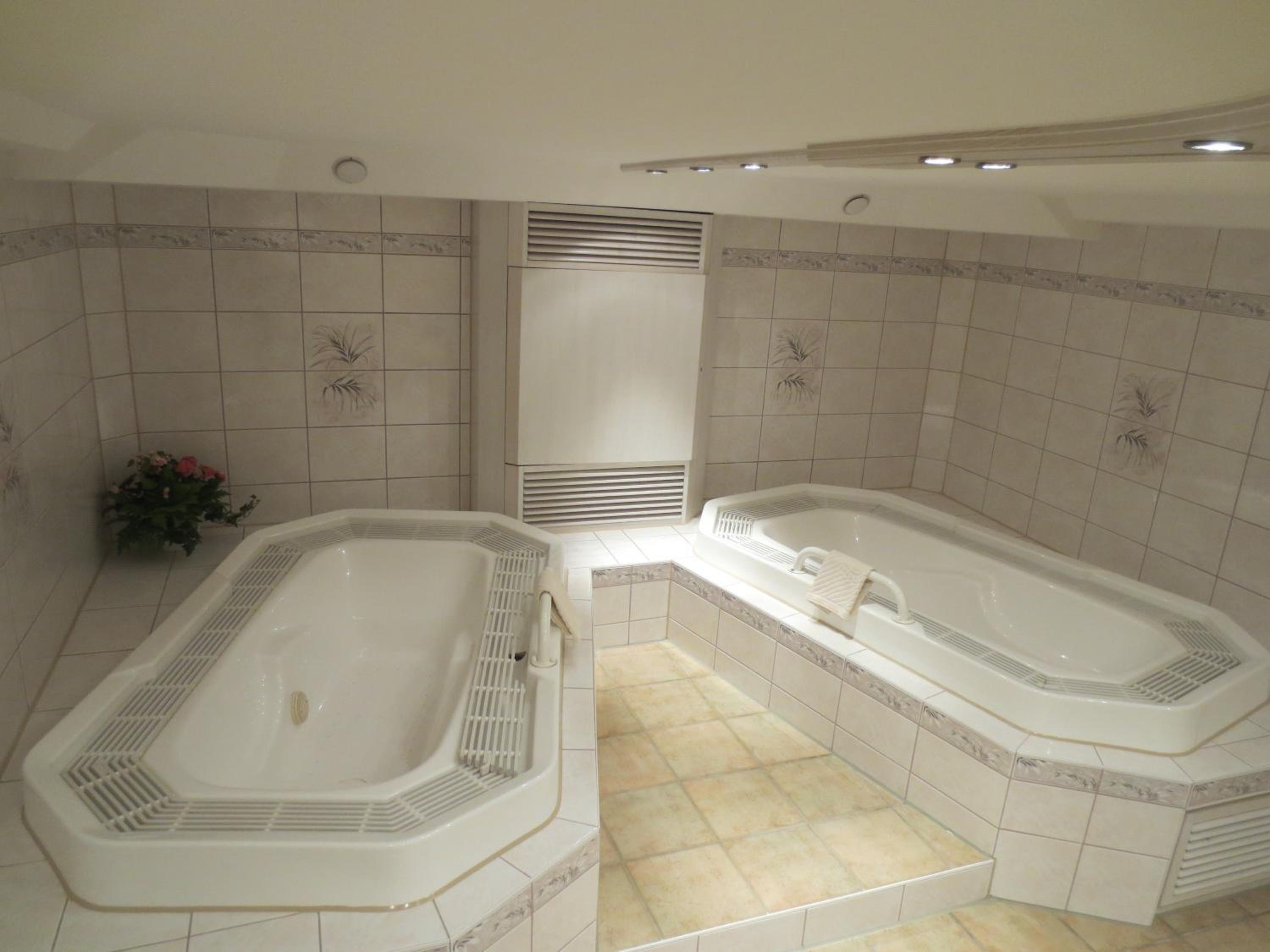 Jacuzzi
