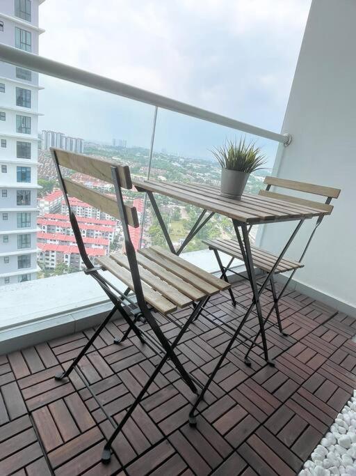 1min to Paradigm Mall 2to 5pax Platino MujiStyle