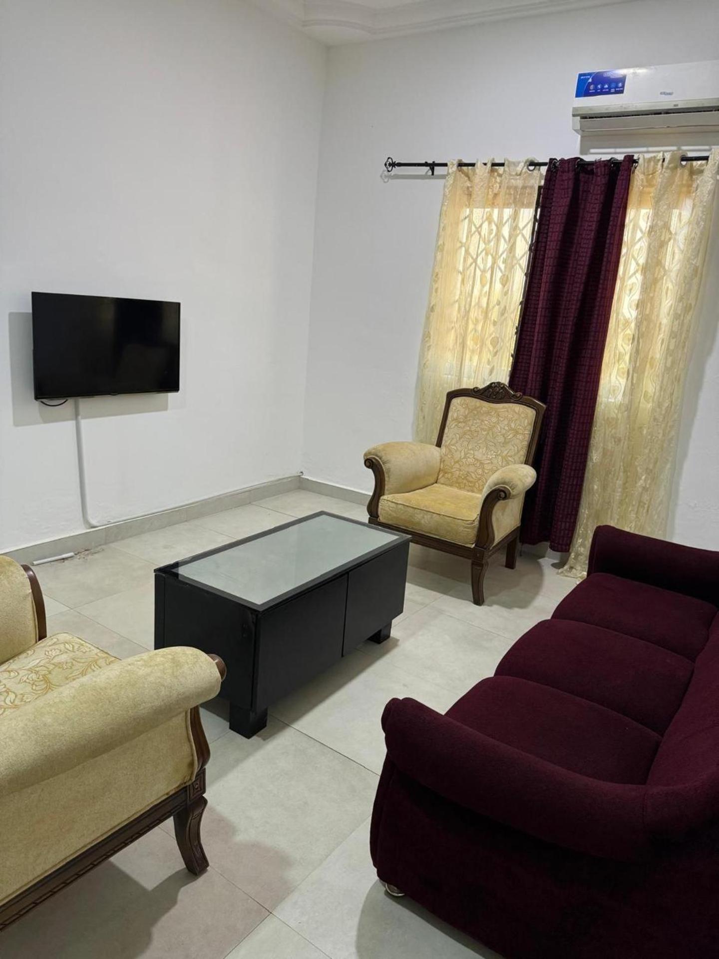 Mankessim-5Bedroom-4Bathroom-6Beds-Parking view 3