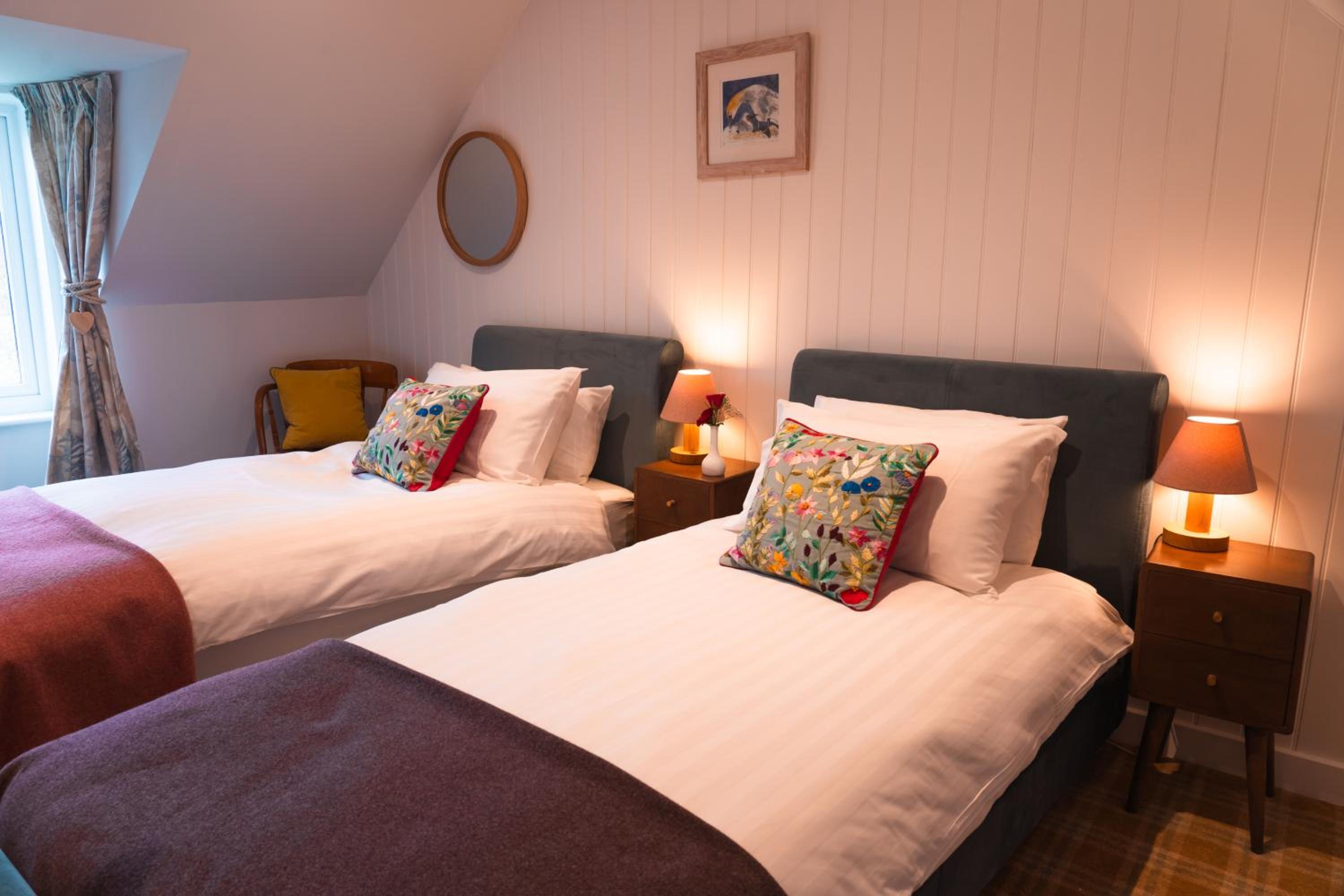 Waterside Cottage by the sea - Broadford view 5