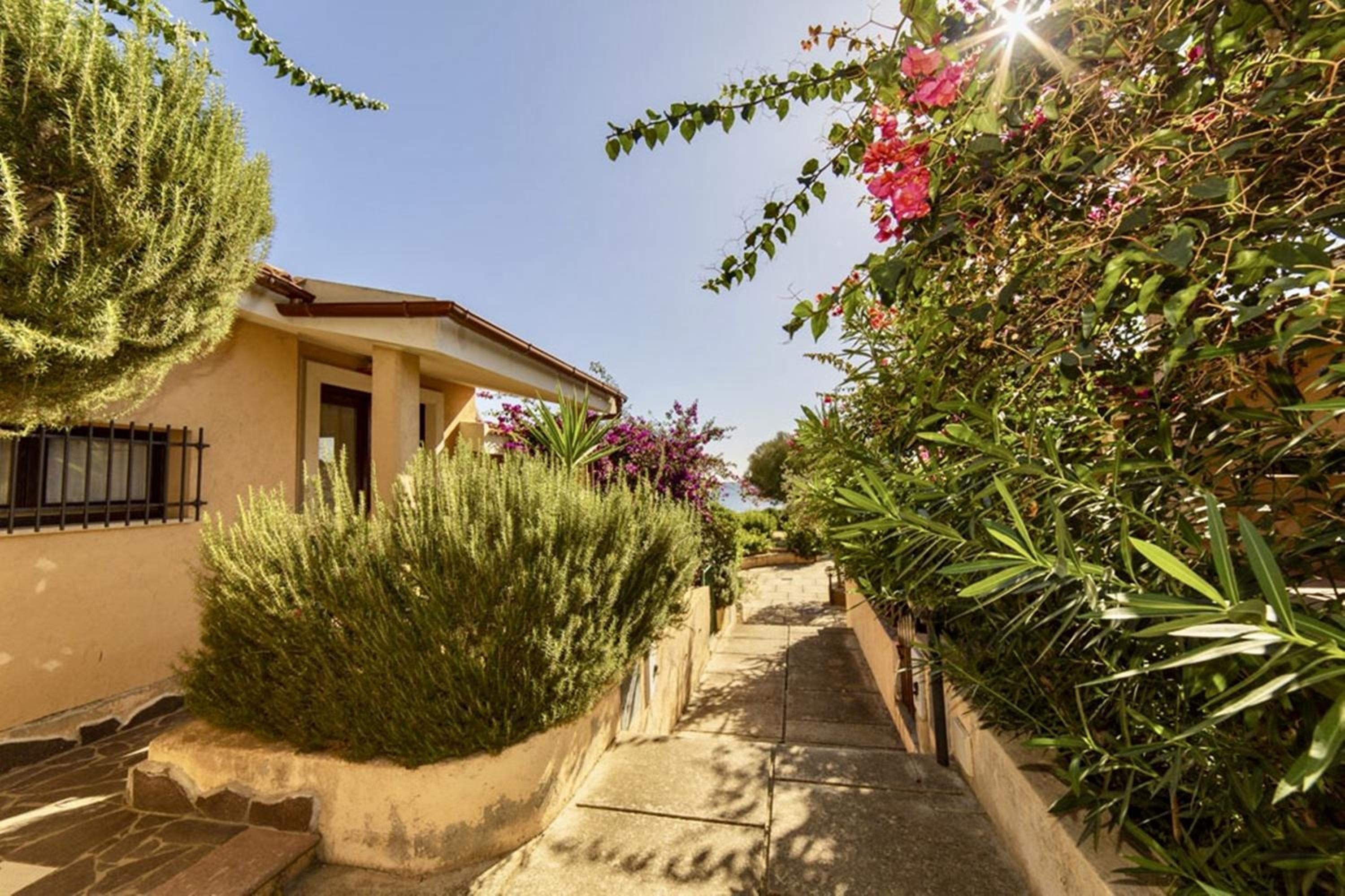 Village in Porto Corallo just 200 meters from the beach, apartments with private outdoor area photo 4