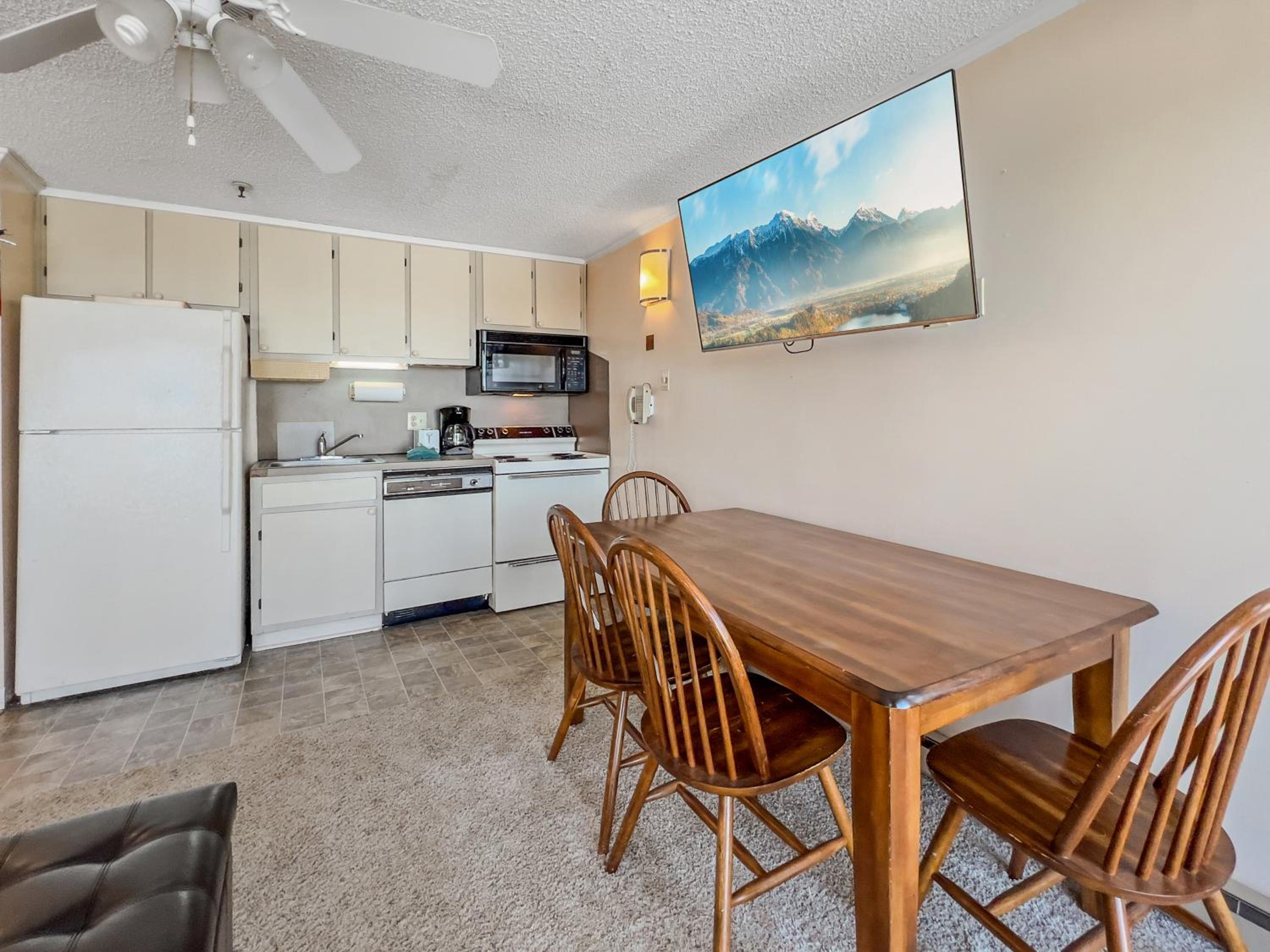 ML310 1BR 1BA WiFi Budget Friendly Next To Slopes view 4