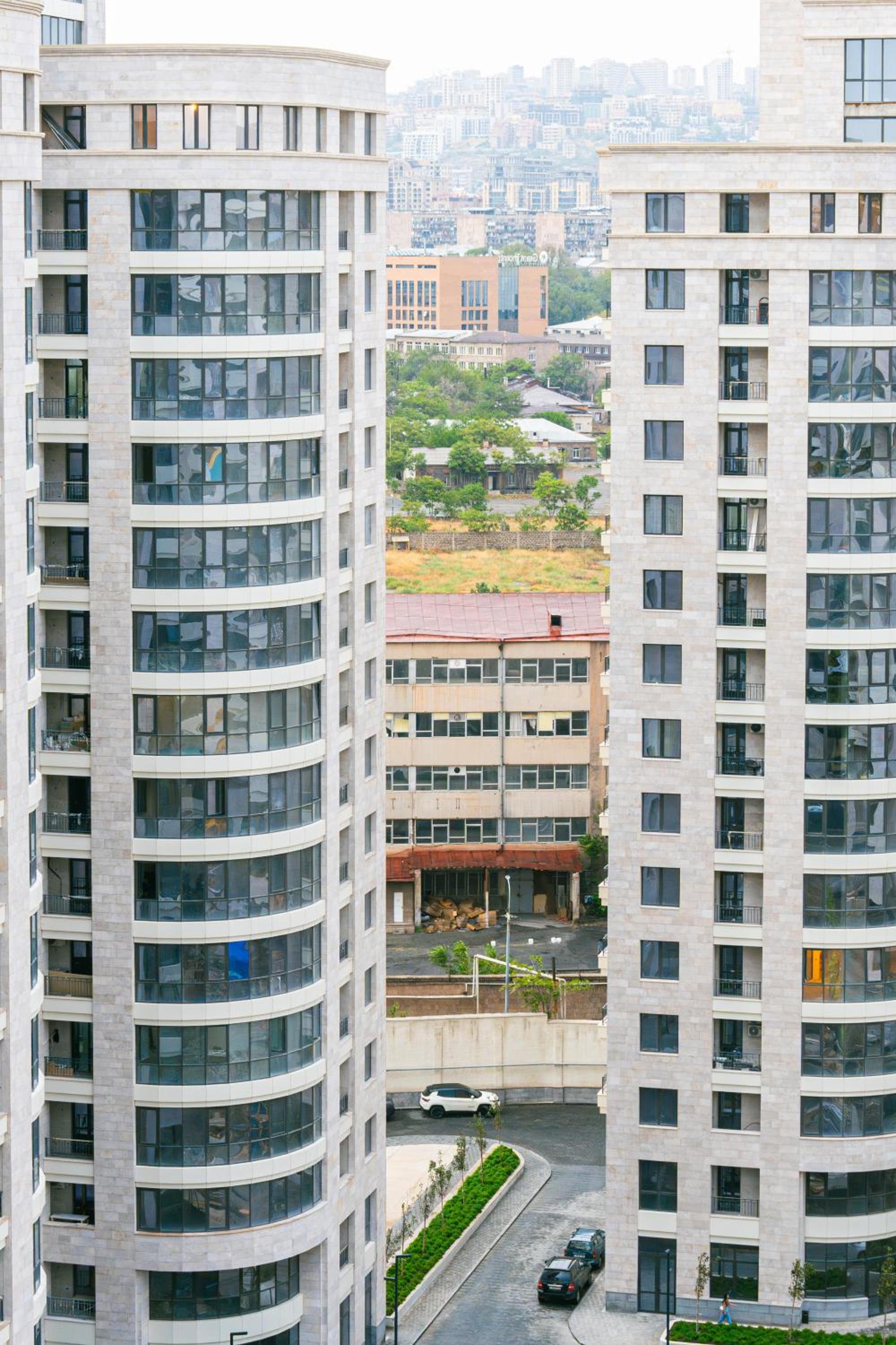 Modern 1BR Apt New Building SelfCheckin by Keygo 0100