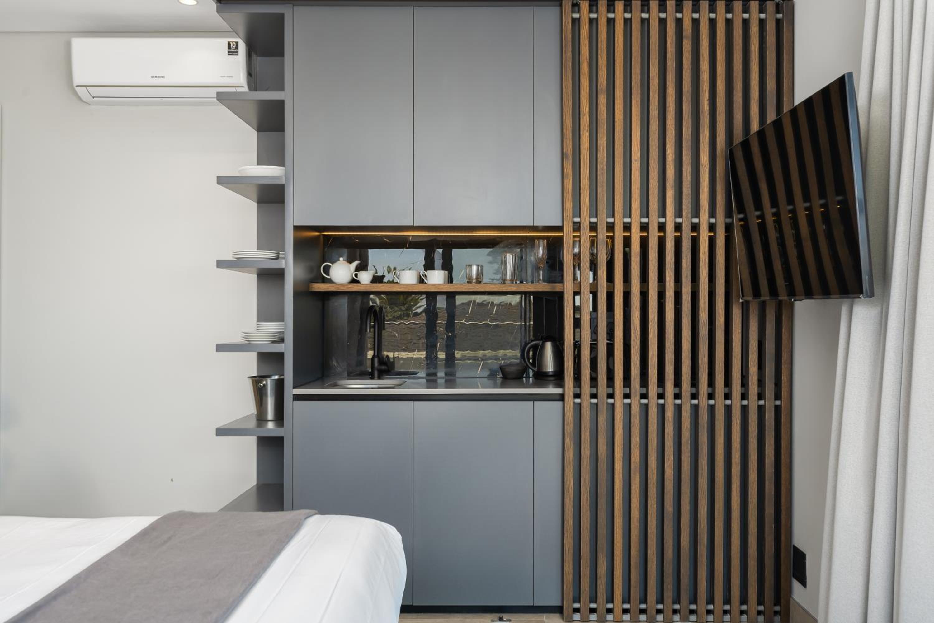 One Calais Luxury Apartments view 5