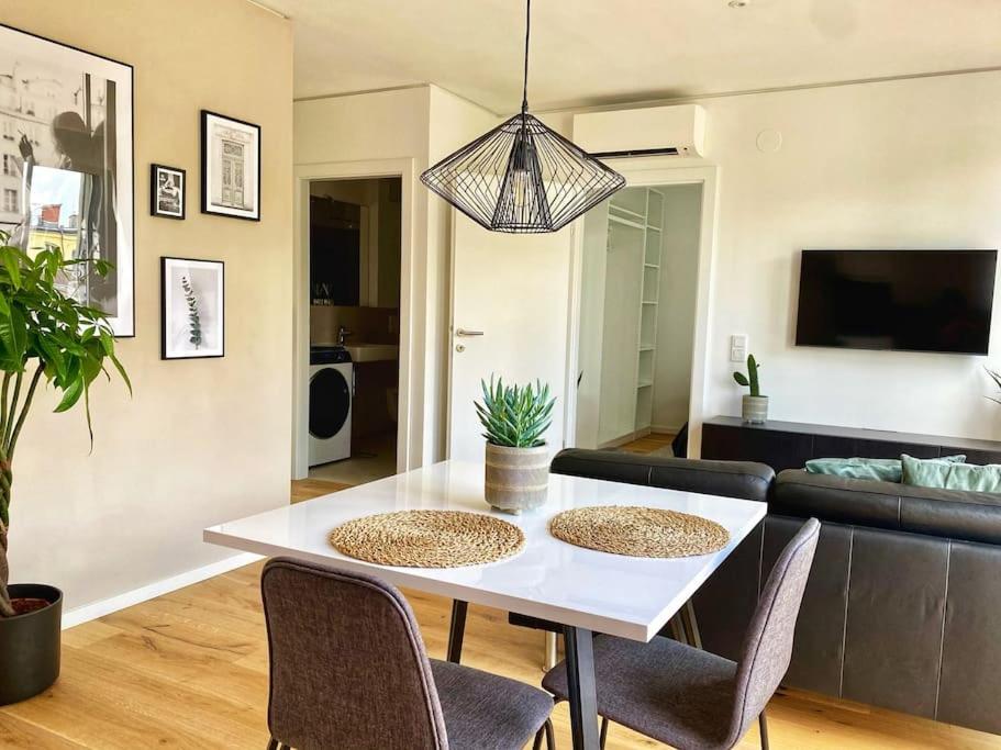 Rooftop Apartment with Terrace & AC - Self Check-In