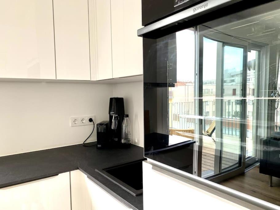 Rooftop Apartment with Terrace & AC - Self Check-In