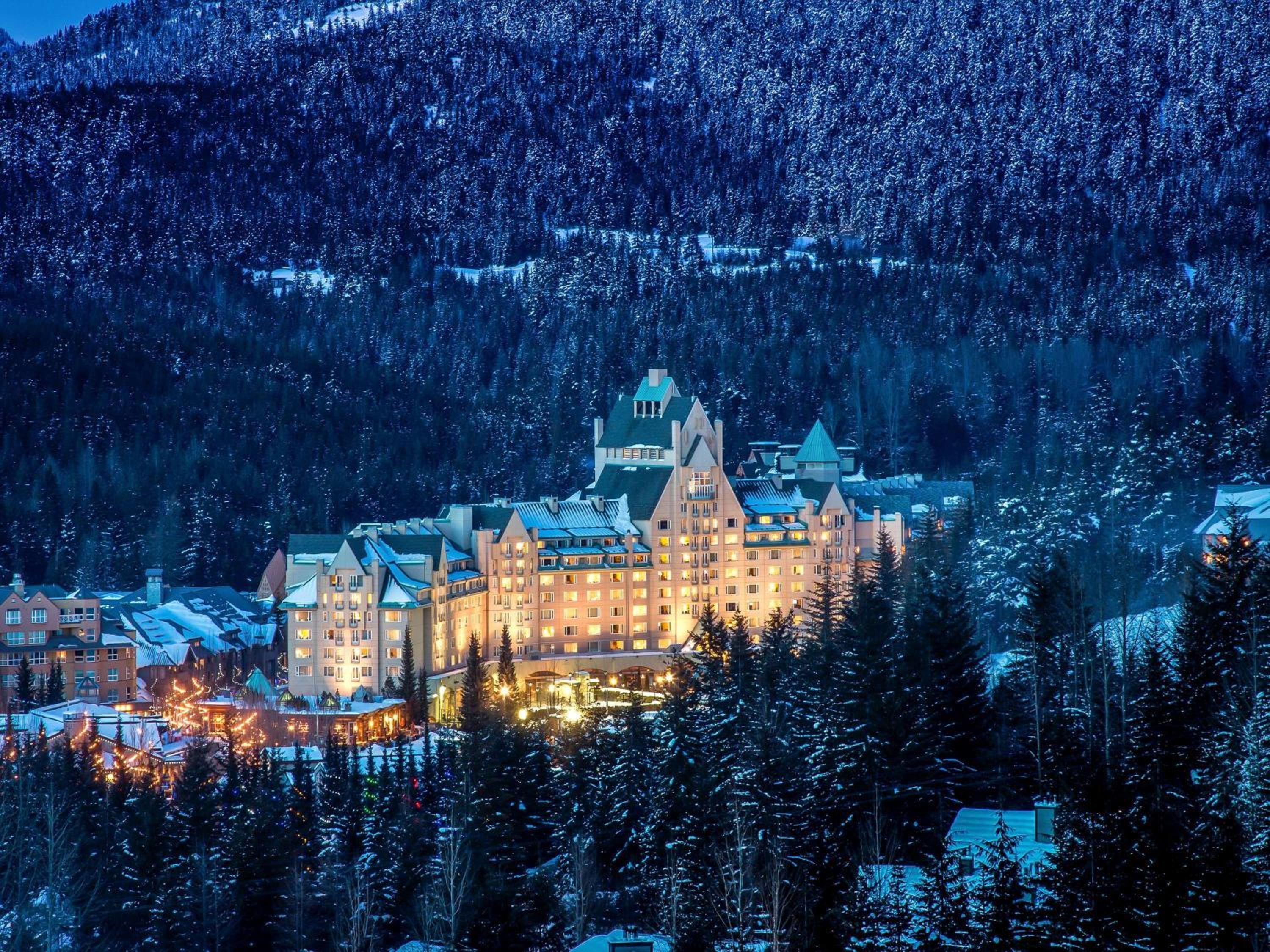 Hotel Fairmont Chateau Whistler - Image 1