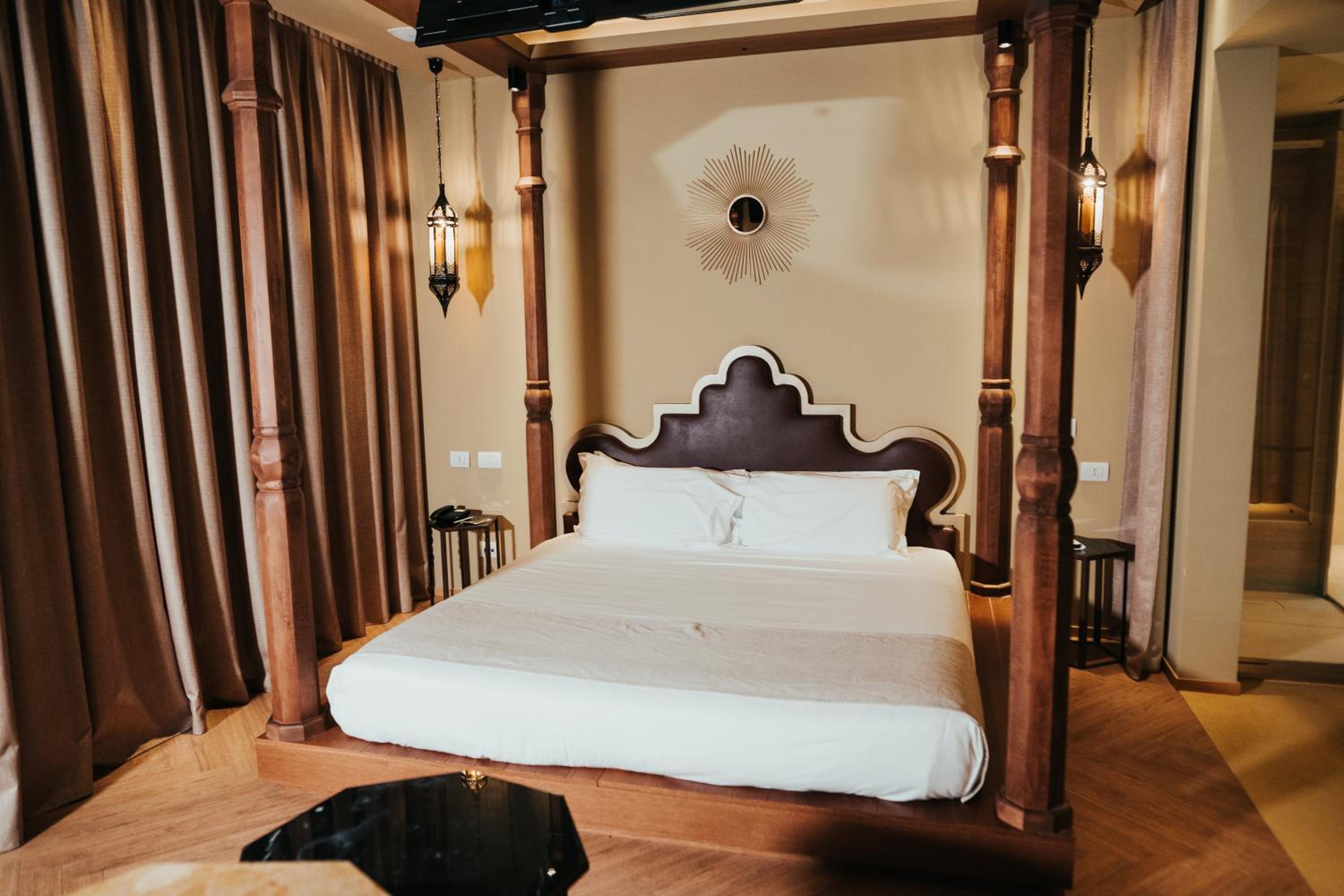 Emotional Grand Motel