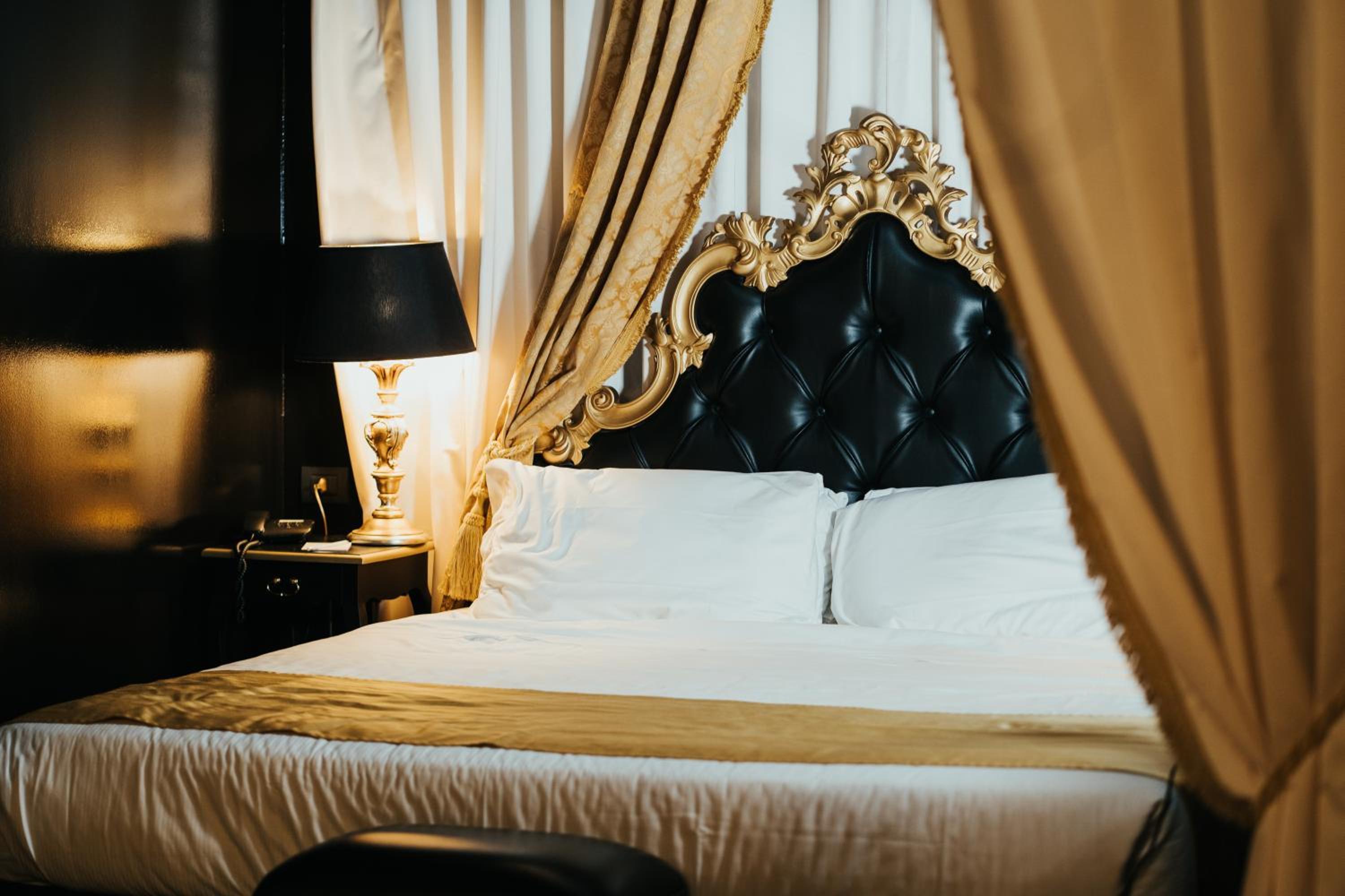 Emotional Grand Motel