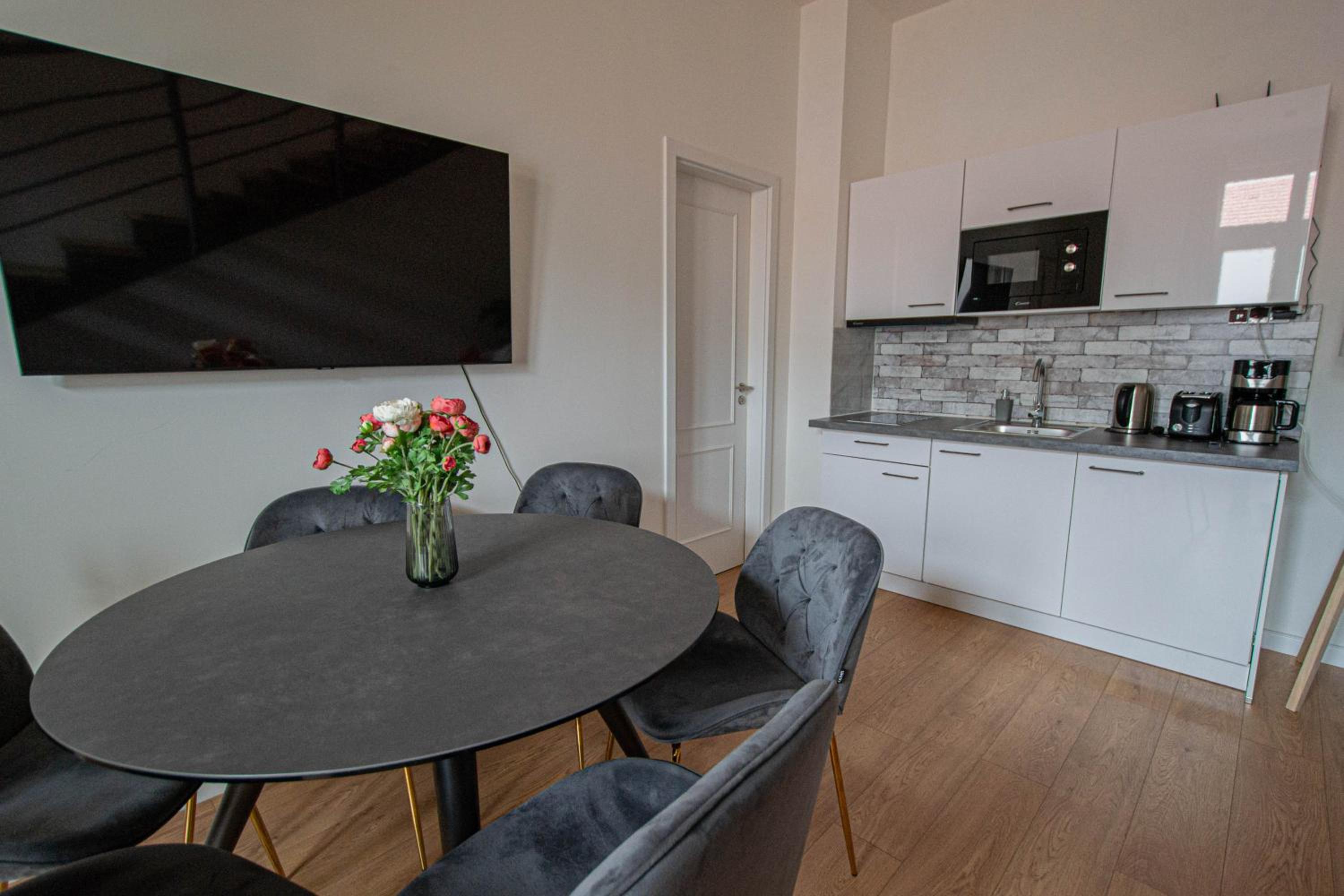Charles square central apartments by Ruterra