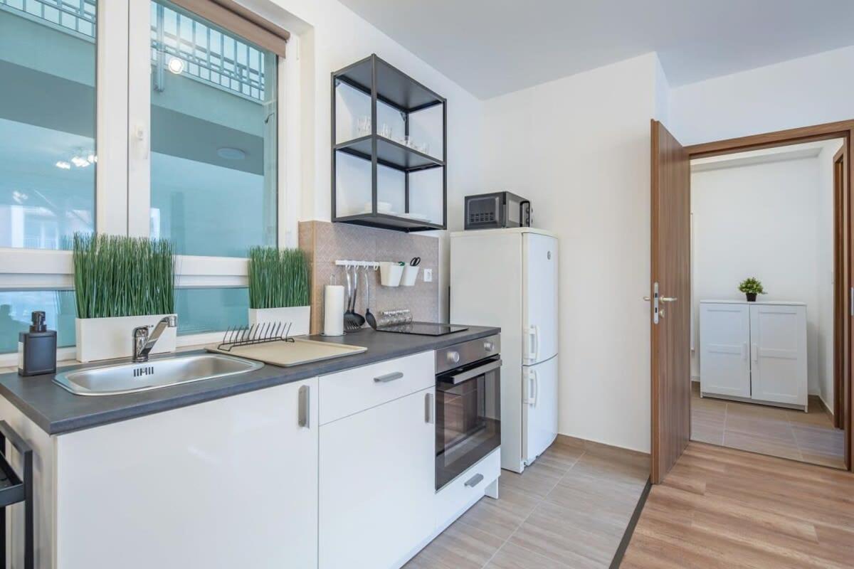 Modern & Cozy with Green Balcony view 4