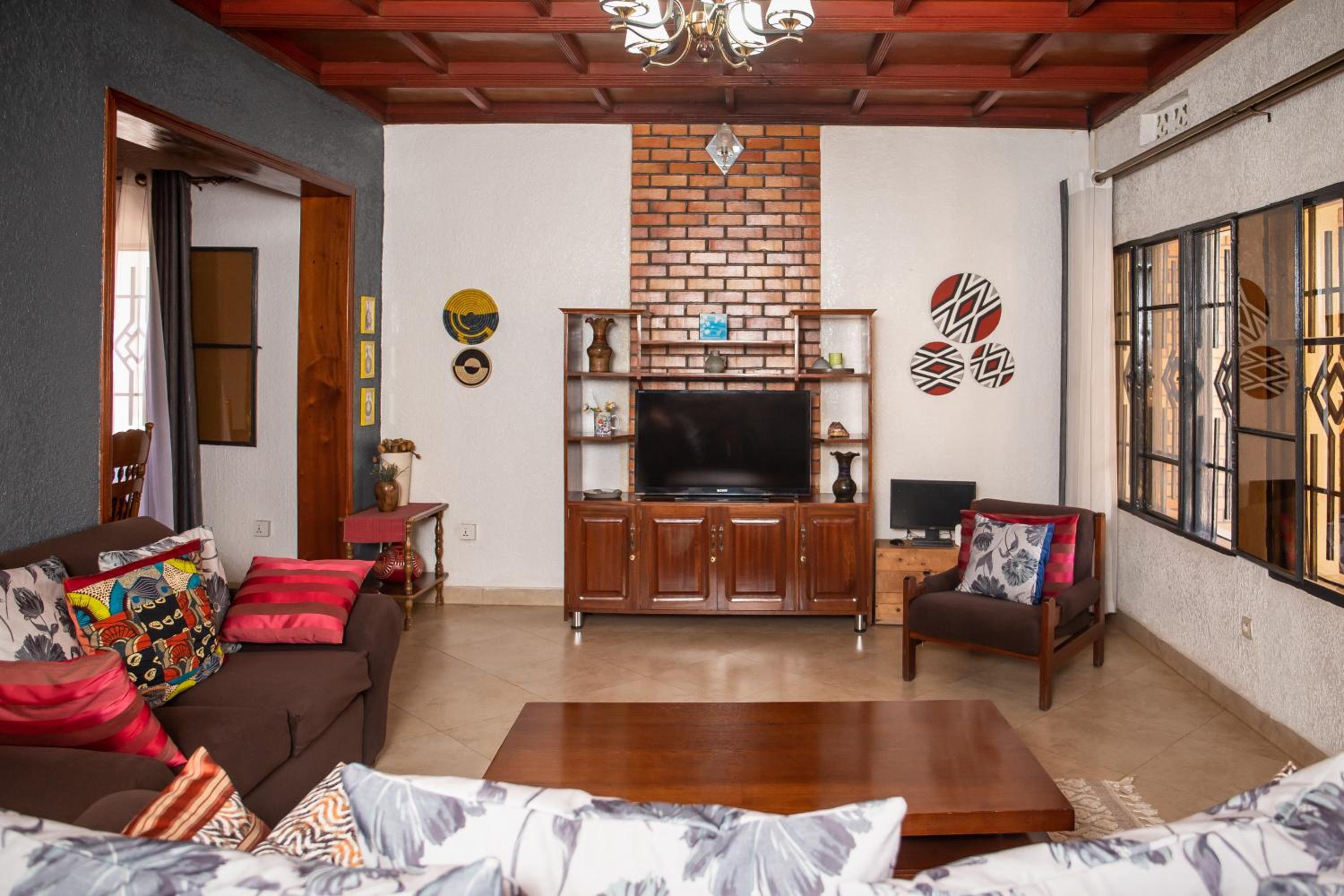 AT HOME VILLAs B&B view 4