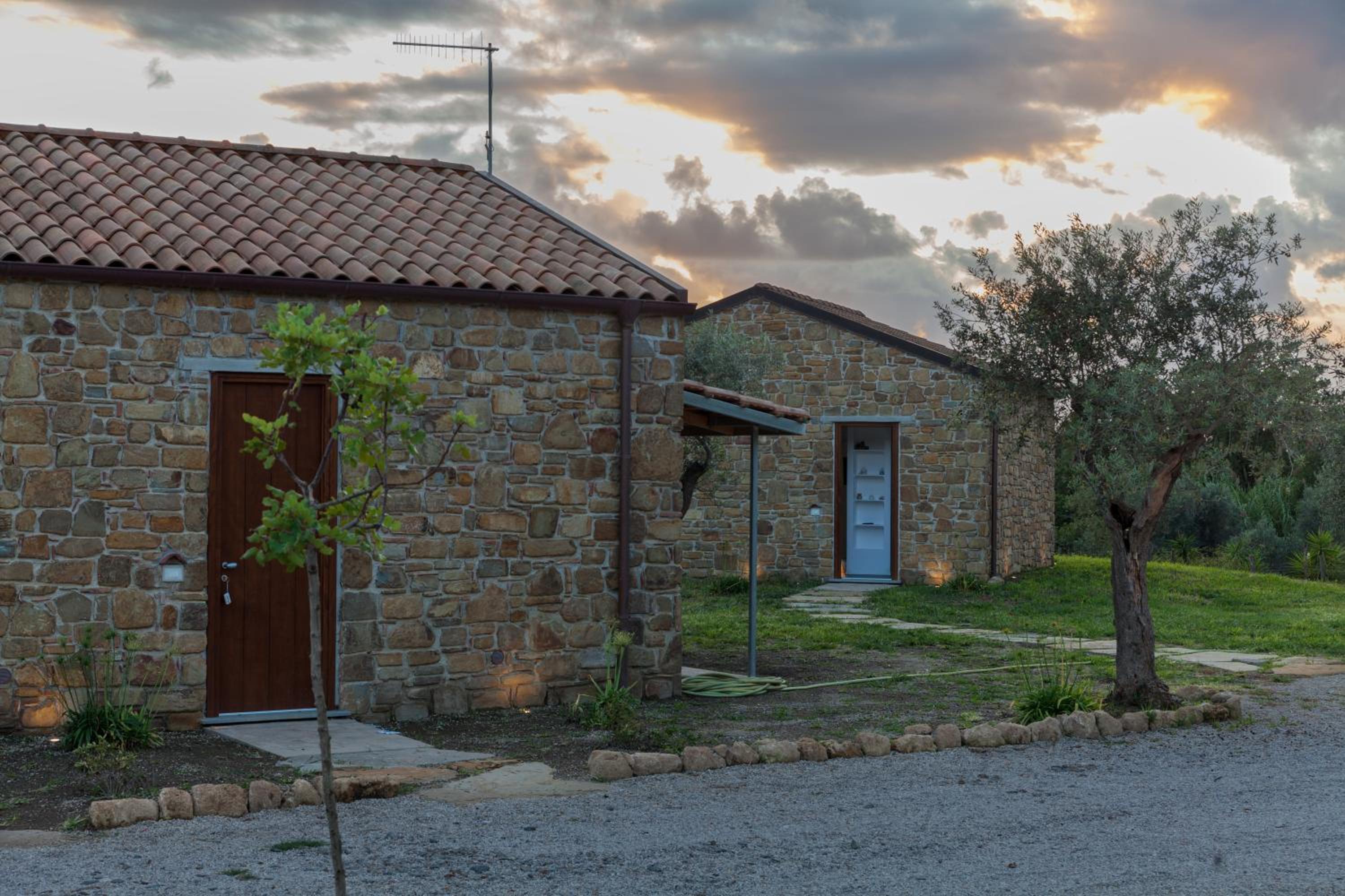 Domus In Area