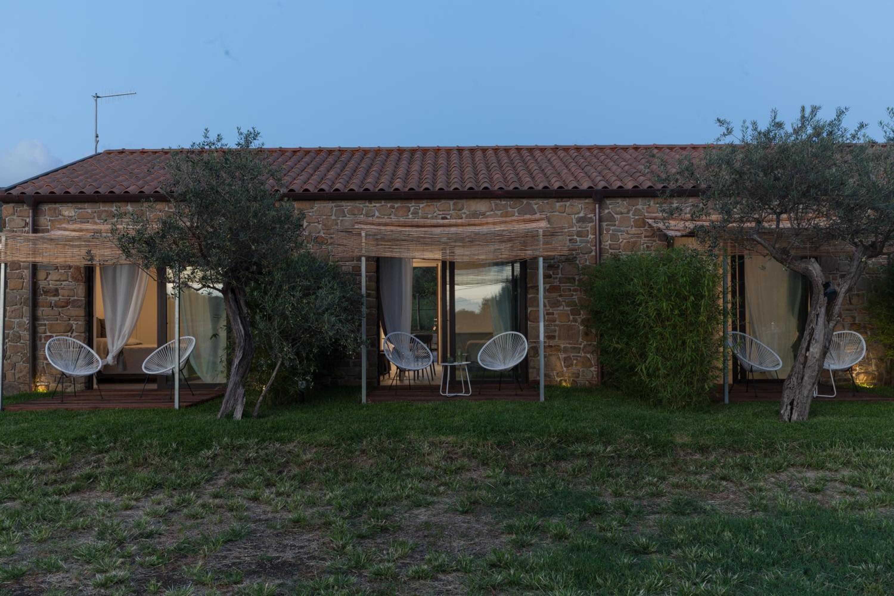 Domus In Area