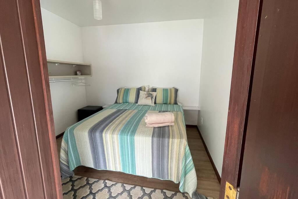 Casa Jurere Internacional com 6 quartos e piscina, churrasqueira , 300m do mar