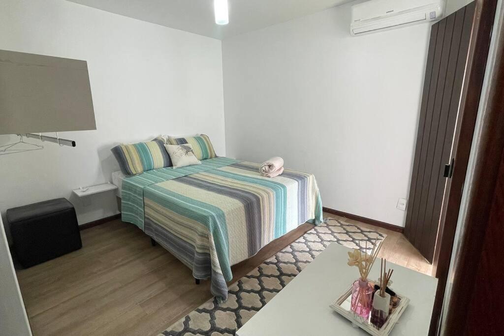 Casa Jurere Internacional com 6 quartos e piscina, churrasqueira , 300m do mar