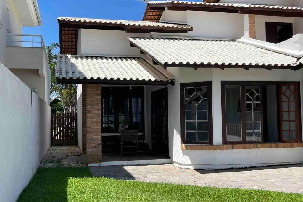 Casa Jurere Internacional com 6 quartos e piscina, churrasqueira , 300m do mar