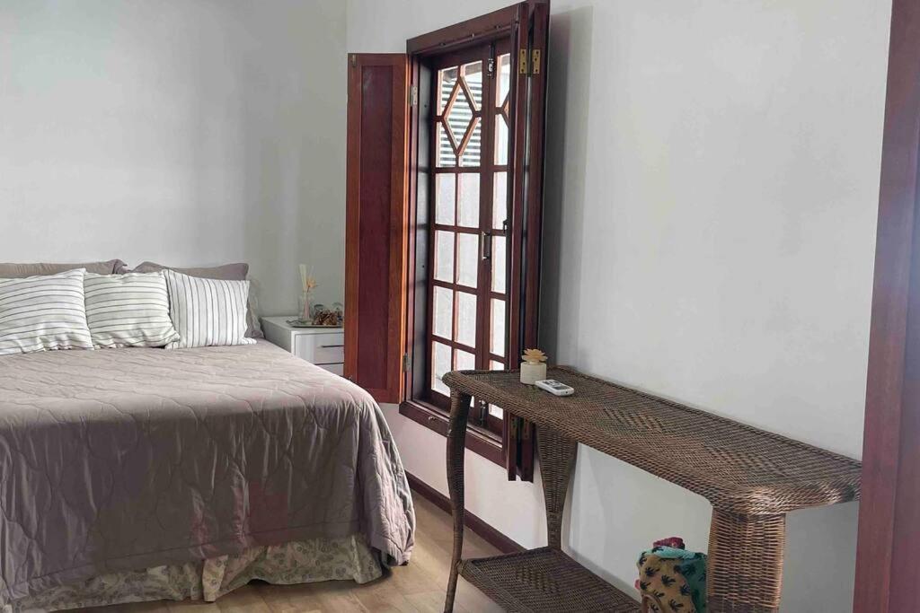 Casa Jurere Internacional com 6 quartos e piscina, churrasqueira , 300m do mar