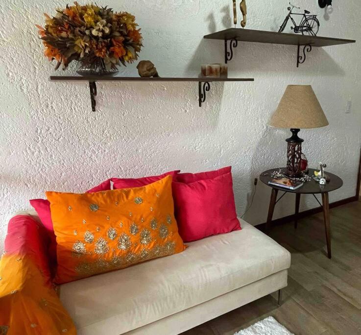 Casa Jurere Internacional com 6 quartos e piscina, churrasqueira , 300m do mar