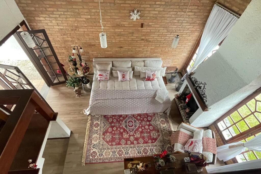 Casa Jurere Internacional com 6 quartos e piscina, churrasqueira , 300m do mar