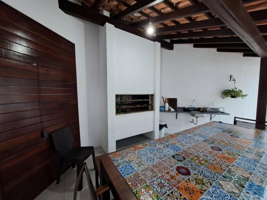 Casa Jurere Internacional com 6 quartos e piscina, churrasqueira , 300m do mar