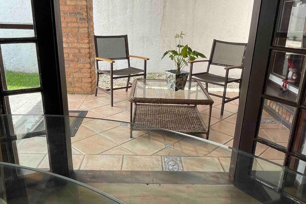 Casa Jurere Internacional com 6 quartos e piscina, churrasqueira , 300m do mar