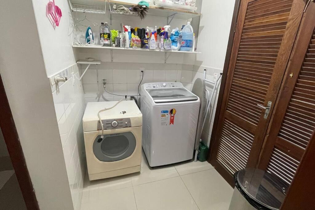 Casa Jurere Internacional com 6 quartos e piscina, churrasqueira , 300m do mar