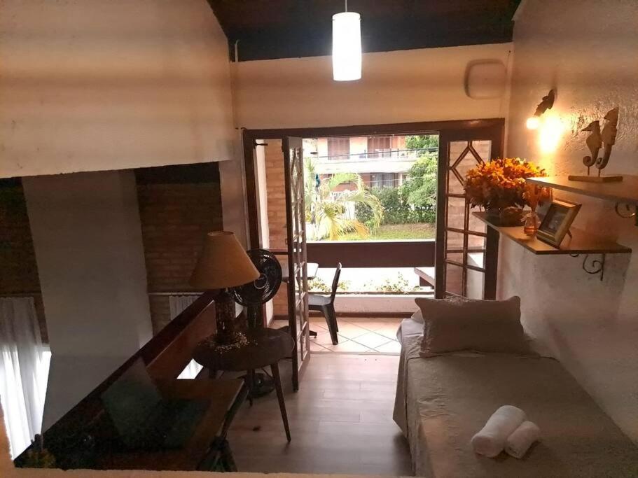 Casa Jurere Internacional com 6 quartos e piscina, churrasqueira , 300m do mar