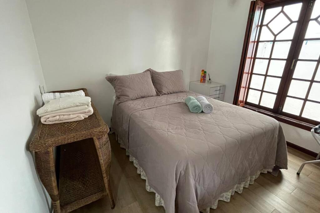 Casa Jurere Internacional com 6 quartos e piscina, churrasqueira , 300m do mar