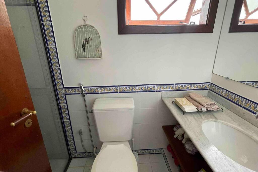 Casa Jurere Internacional com 6 quartos e piscina, churrasqueira , 300m do mar