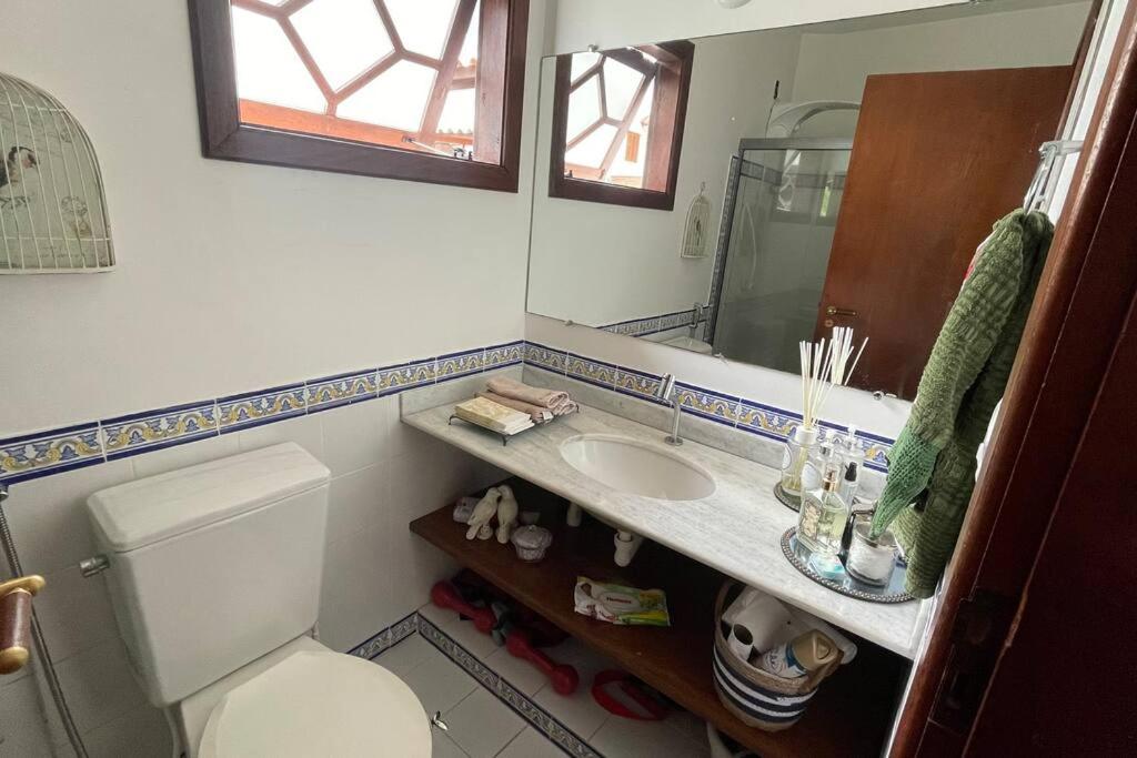 Casa Jurere Internacional com 6 quartos e piscina, churrasqueira , 300m do mar