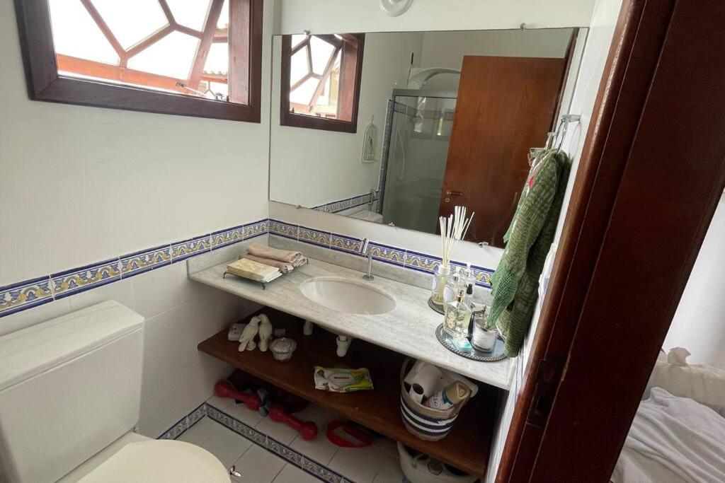 Casa Jurere Internacional com 6 quartos e piscina, churrasqueira , 300m do mar