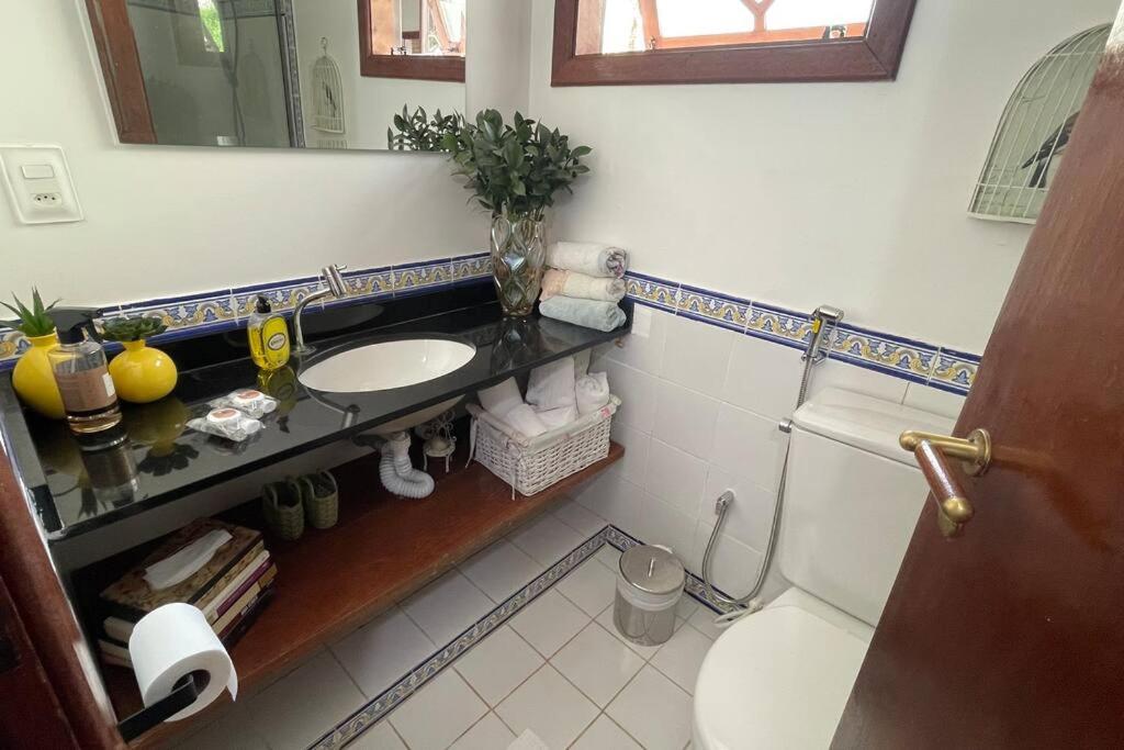 Casa Jurere Internacional com 6 quartos e piscina, churrasqueira , 300m do mar
