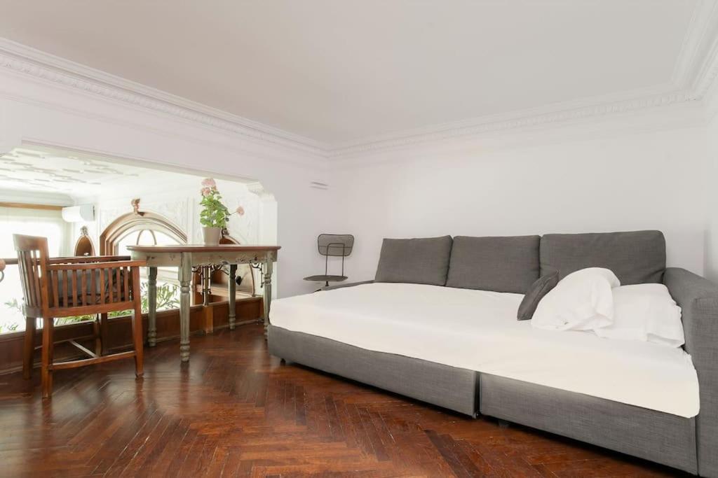Canela Homes BARCELONA CASA SERRA