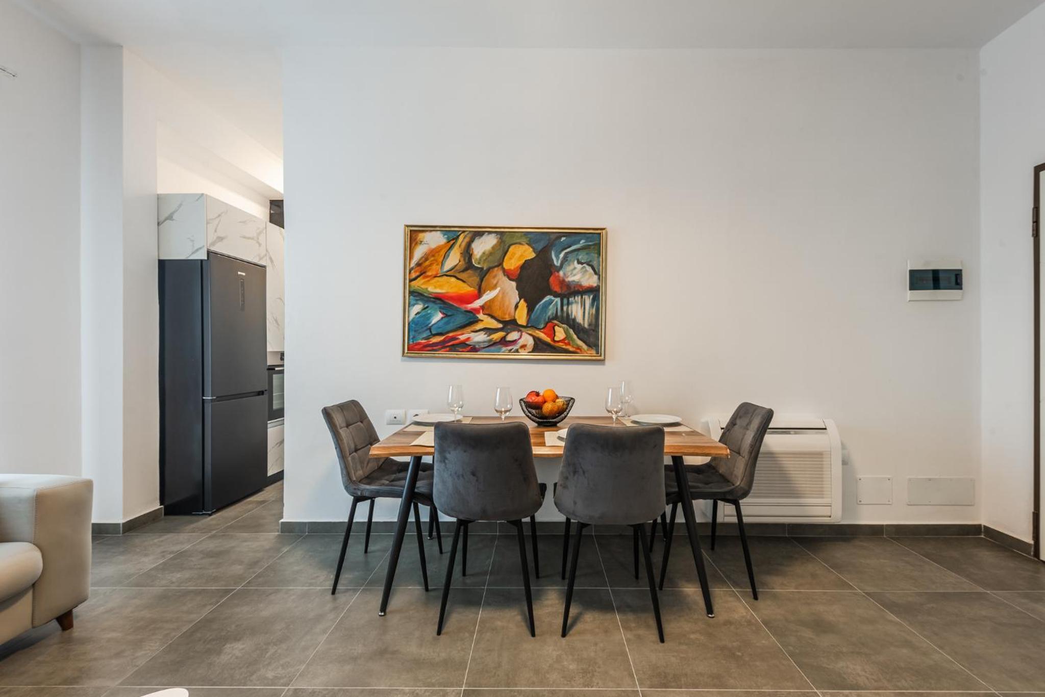 Royal Hill Apartments by PS