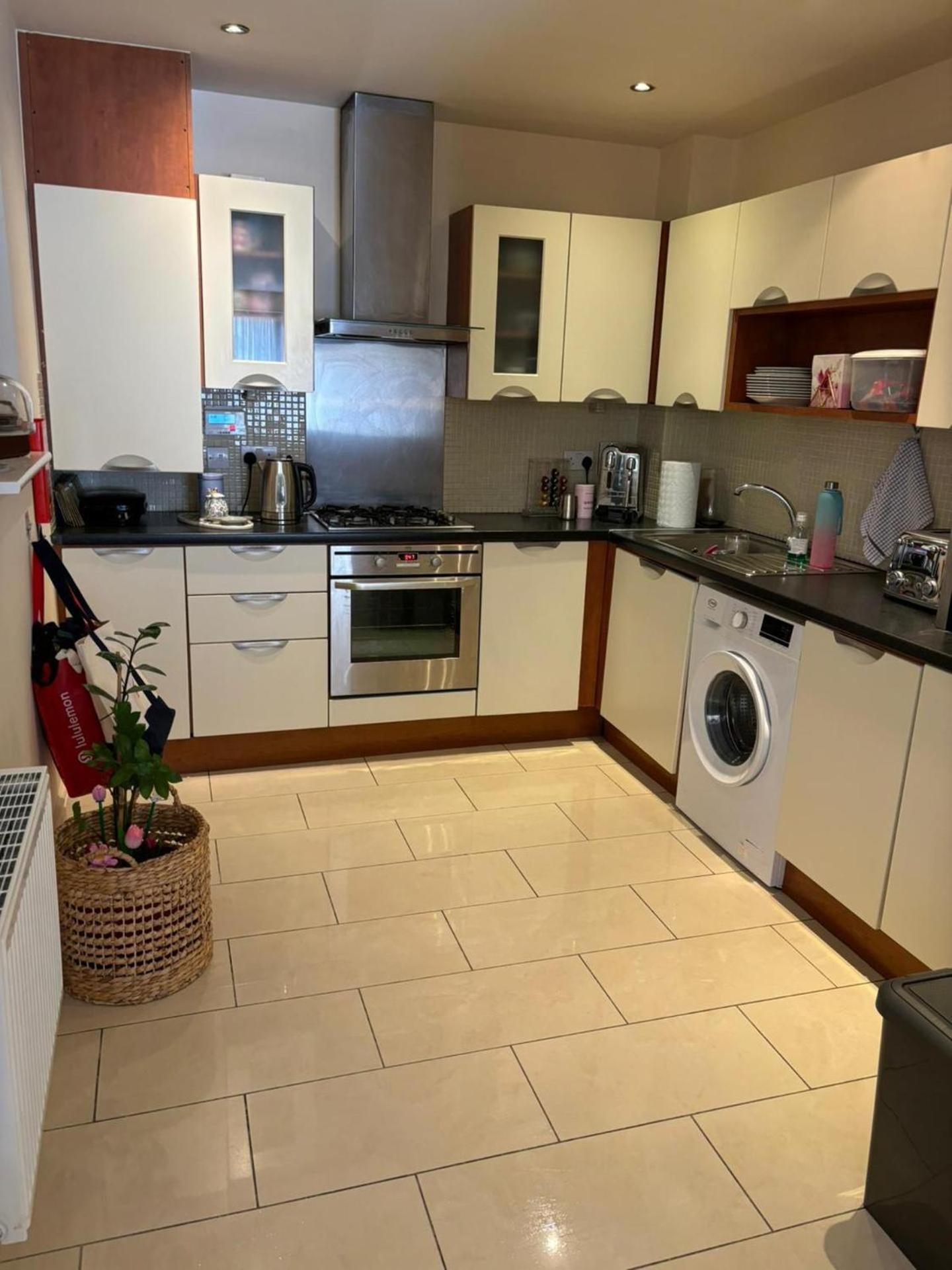 Modern Apt 3 Bedrooms near Dundrum