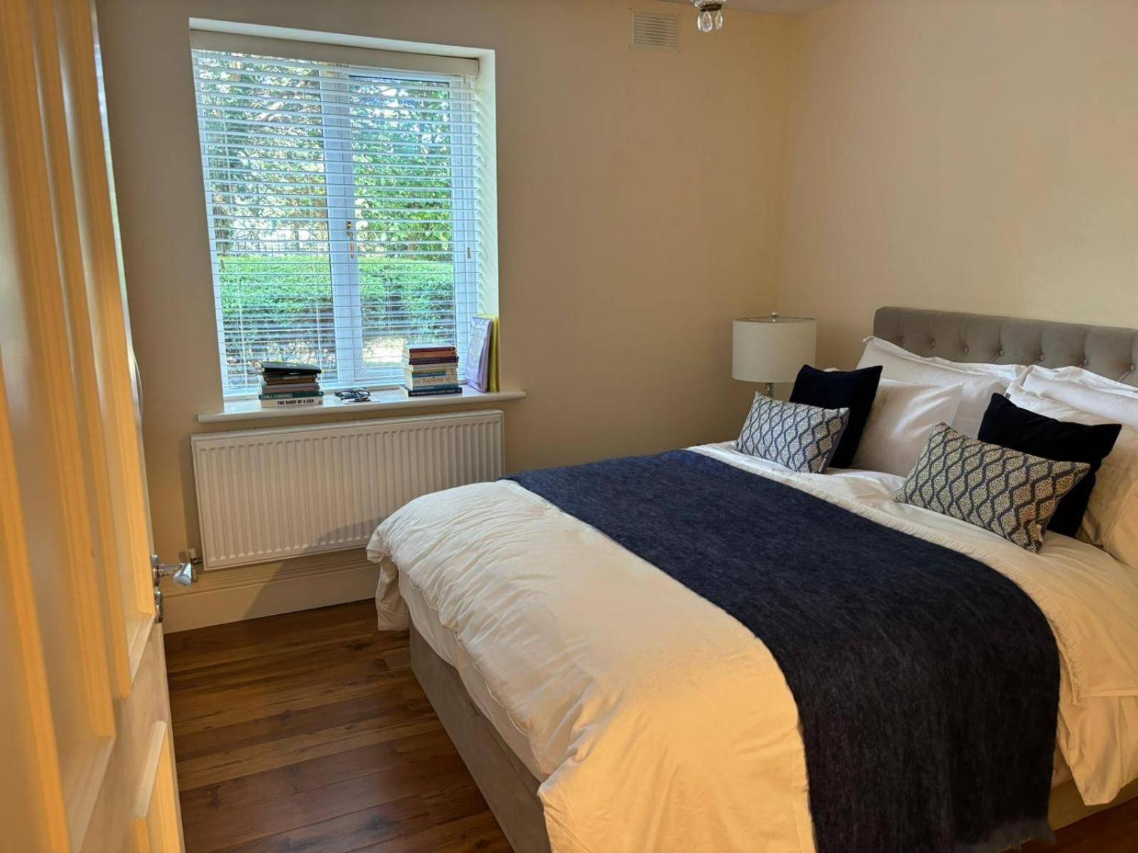 Modern Apt 3 Bedrooms near Dundrum