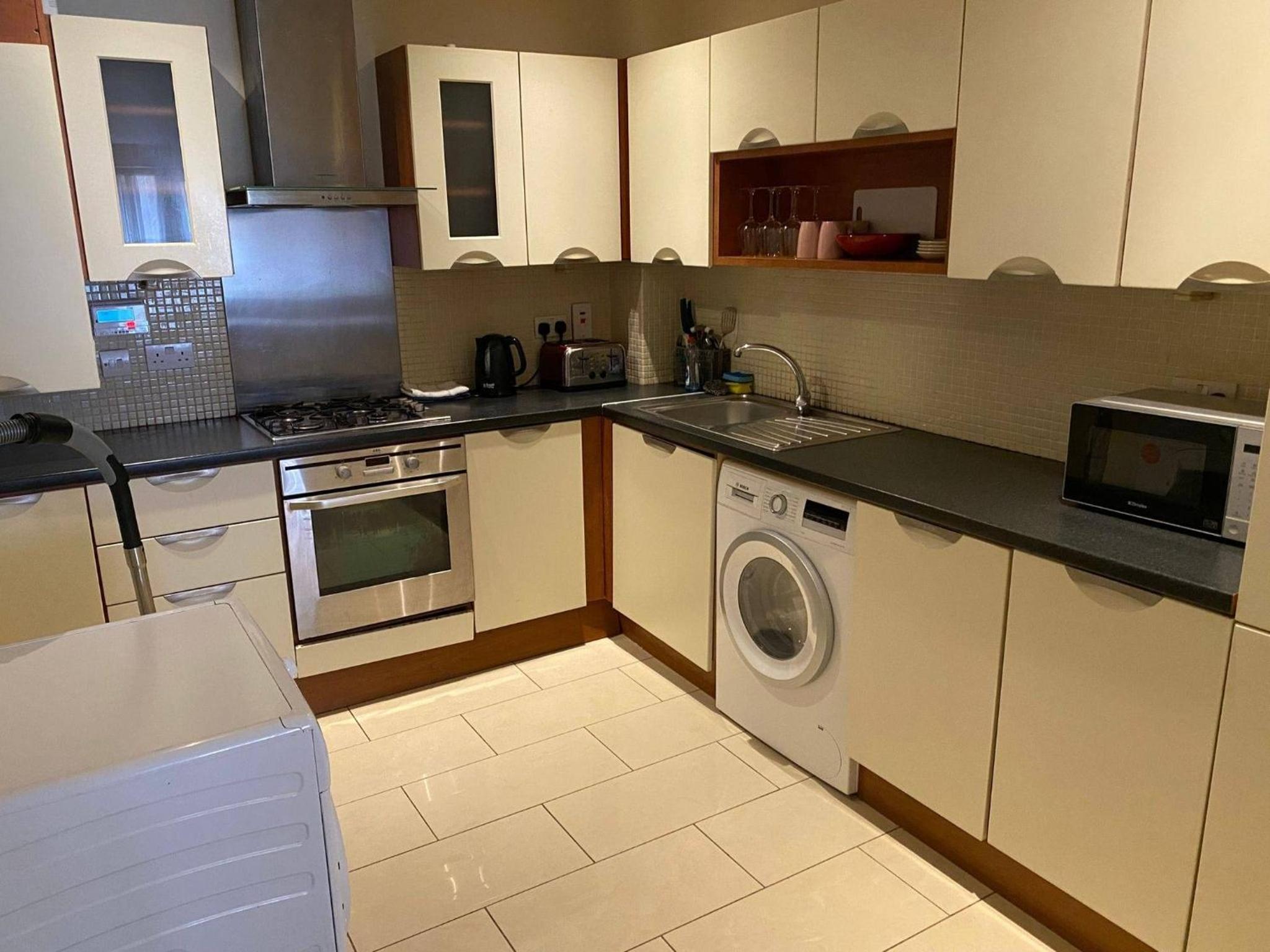 Modern Apt 3 Bedrooms near Dundrum
