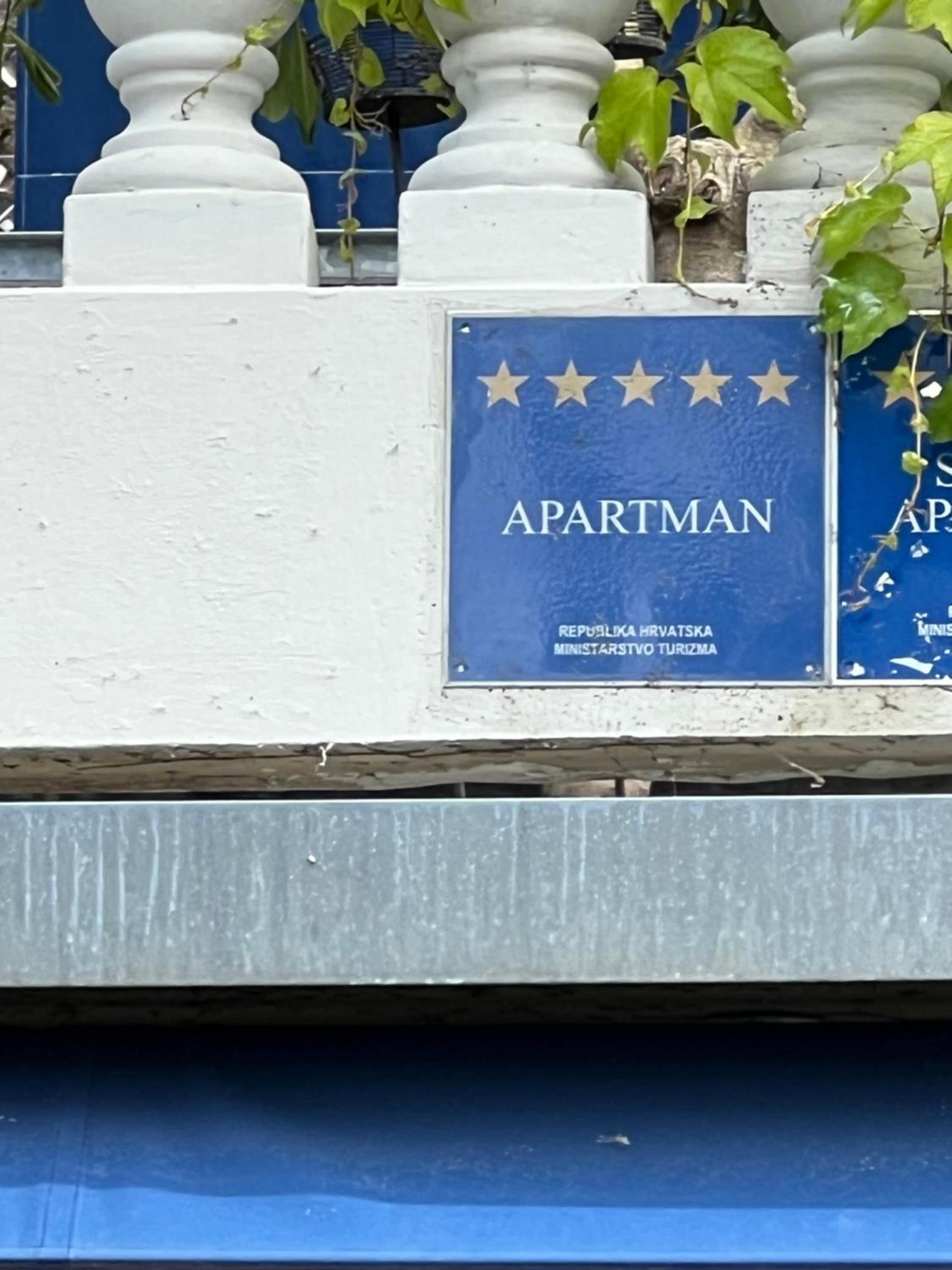 Hotel Pavi apartments Vila Amalia - Image 1