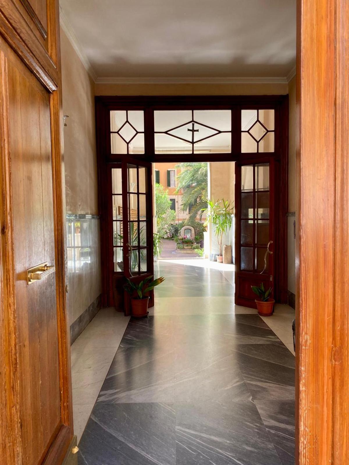 Ave Roma Suite