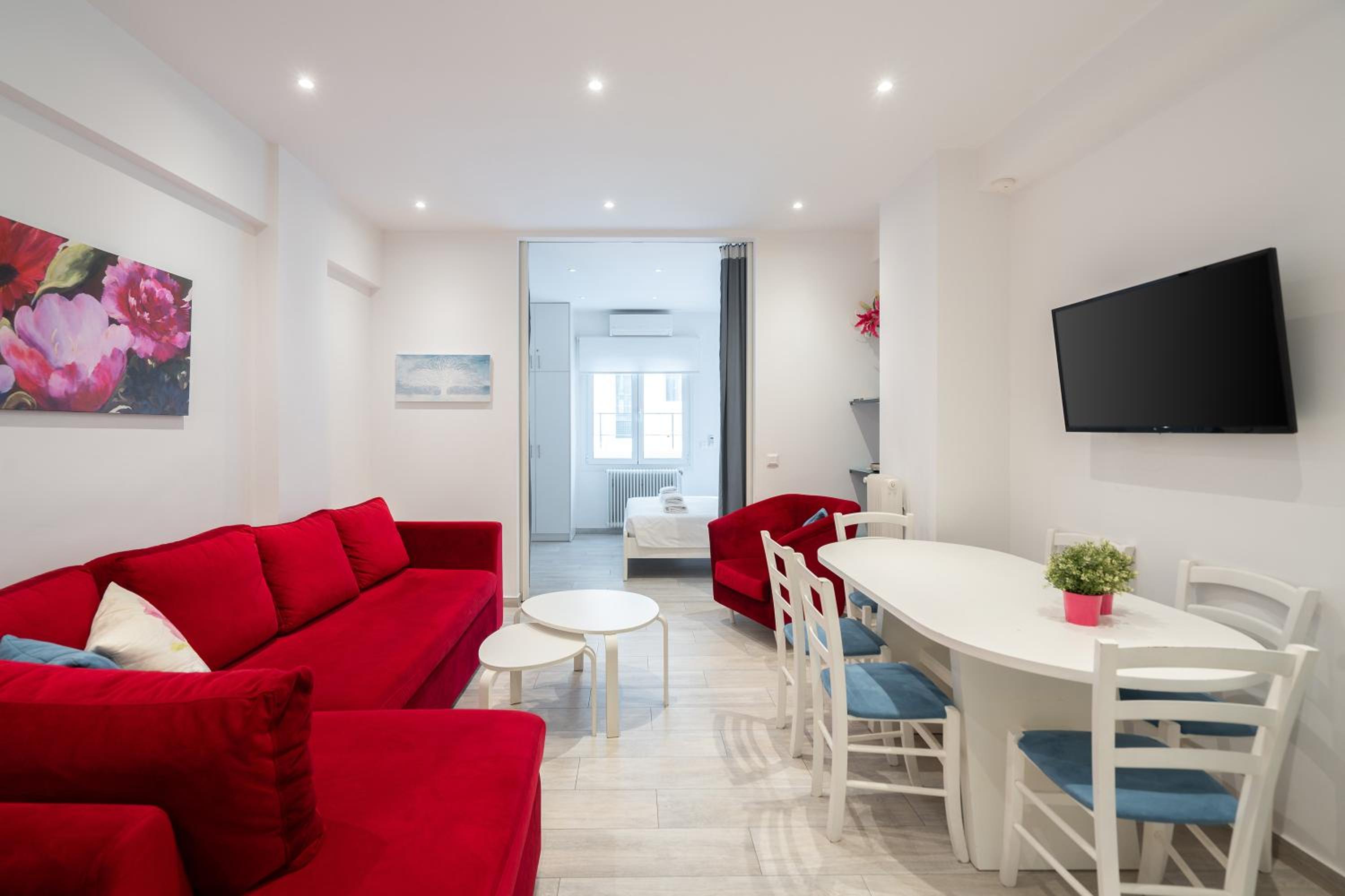 Vibrant & Cozy Apt in Athens