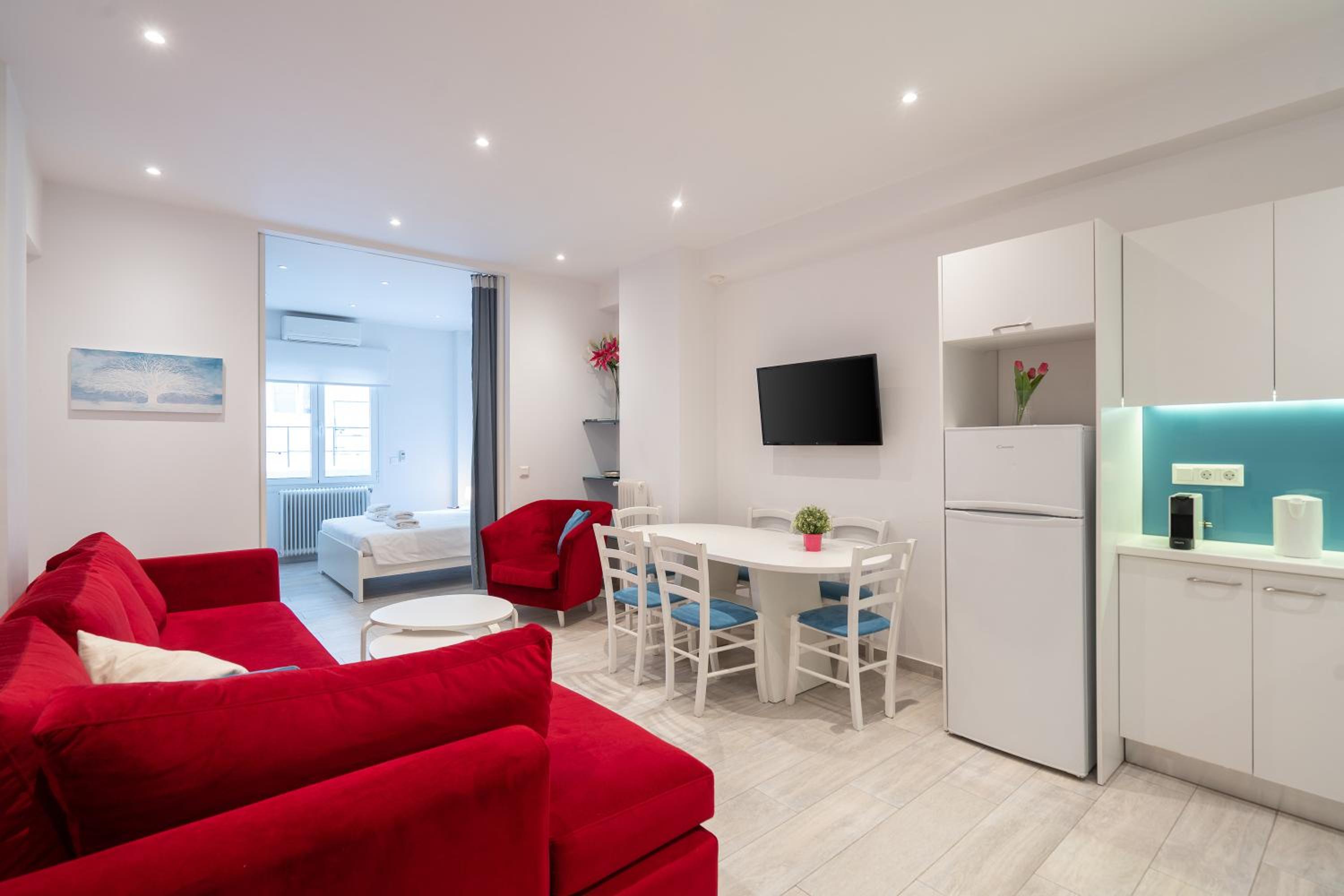 Vibrant & Cozy Apt in Athens