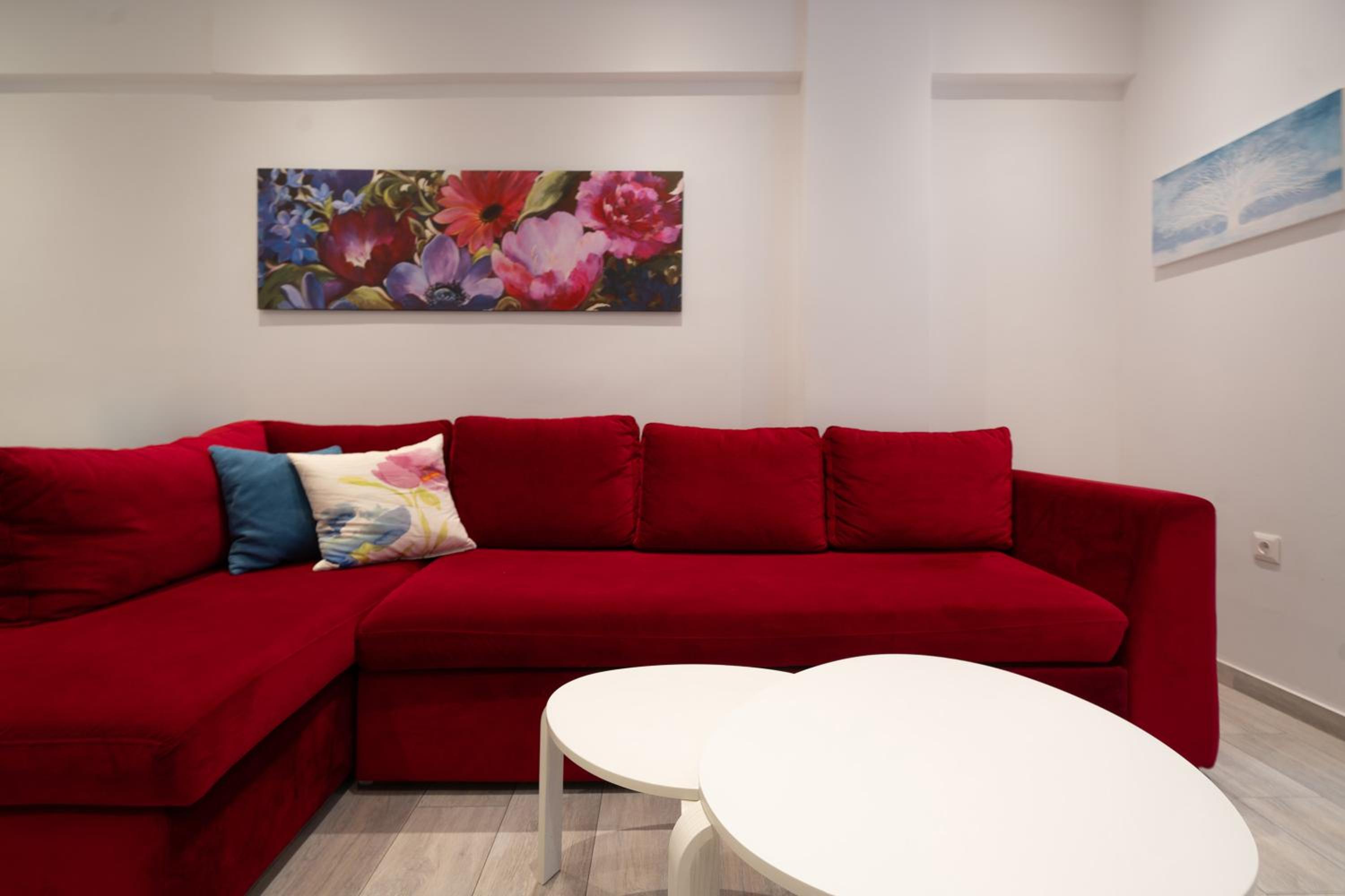 Vibrant & Cozy Apt in Athens