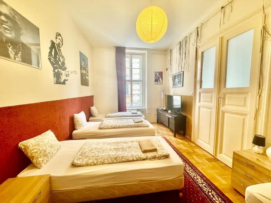Synagogue Loft 3BR Free Parking view 2
