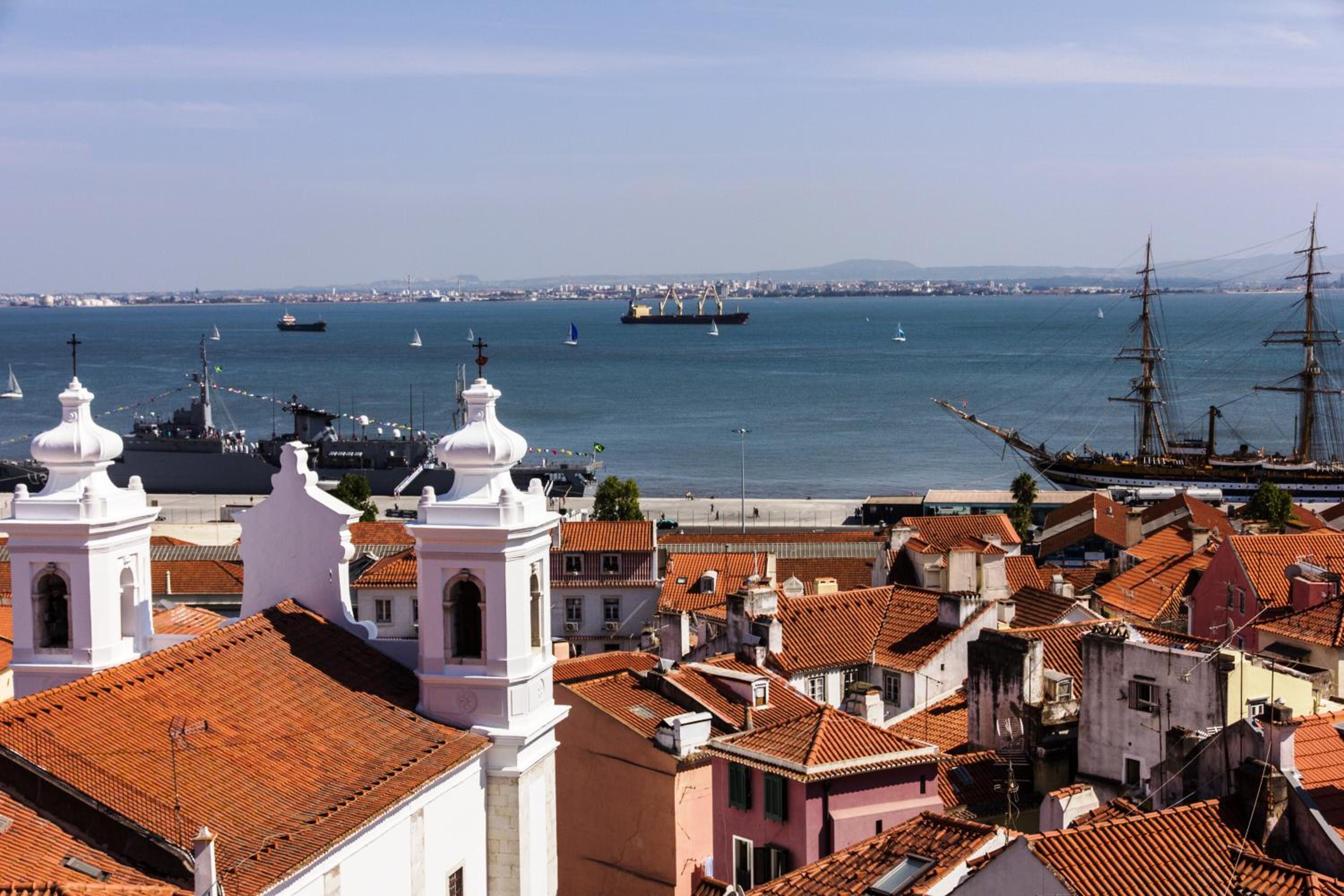 Alfama District by be@Home 10