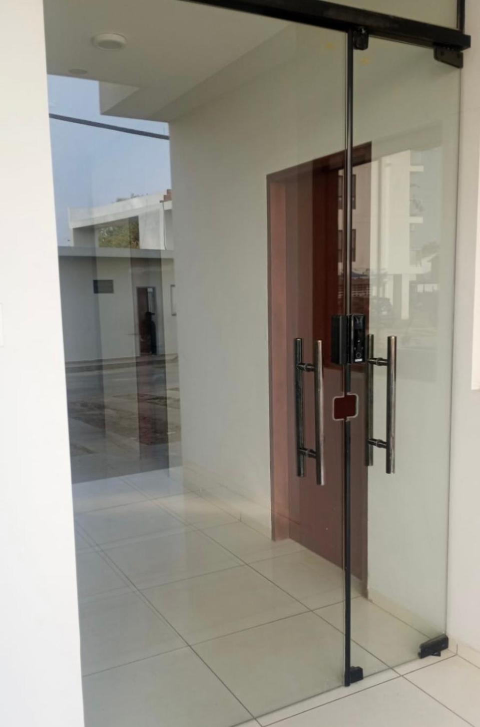 DEPARTAMENTO Y CONDOMINIO RECIEN CONSTRUIDO 2023 zona norte cerca UCEBOL